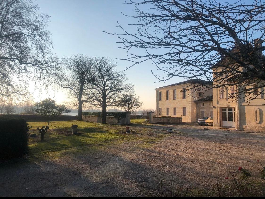 Domaine De La Grande Chapelle Cadillac-en-Fronsadais Exterior photo
